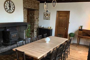 Gîte pour 14 personnes, avec jardin à Pionsat