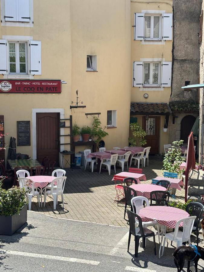 Quadruple Room with Private Bathroom in La Roque-Esclapon, Région de Draguignan
