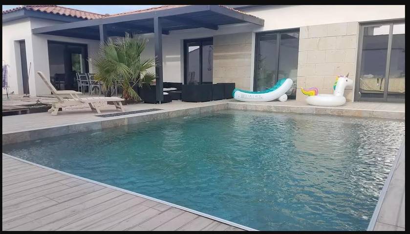 Chalet para 6 personas, con terraza y piscina - 1