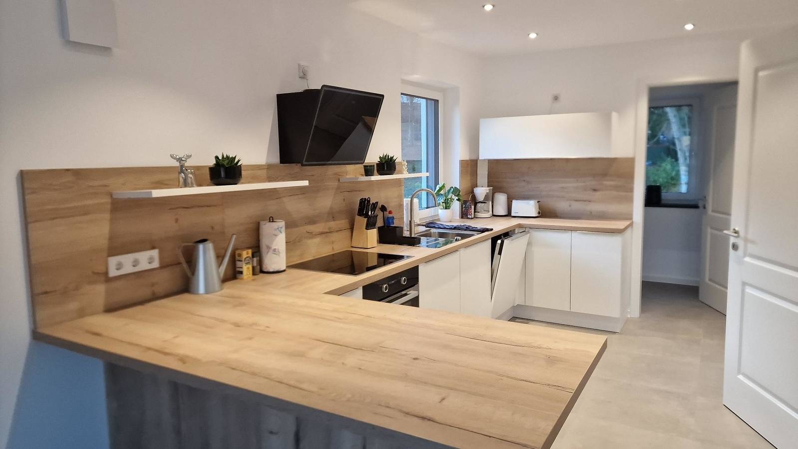 Doppelhaushälfte  - Moderner Neubau im Grünen, nahe See, S-Bahn und mit E-Ladesäule in Pöcking, Starnberger See