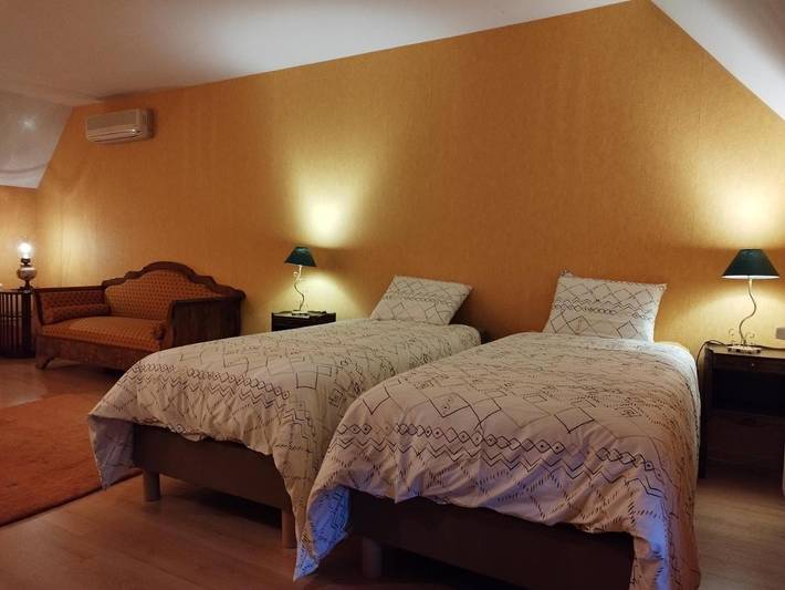 Location de vacances pour 5 personnes, avec jardin ainsi que vue et terrasse à Boyer - 3