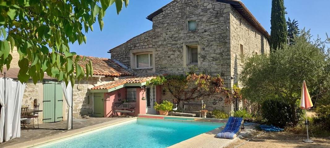 Chambre d’hôte pour 2 personnes, avec Terrasse et Jardin ainsi que Piscine et Vue