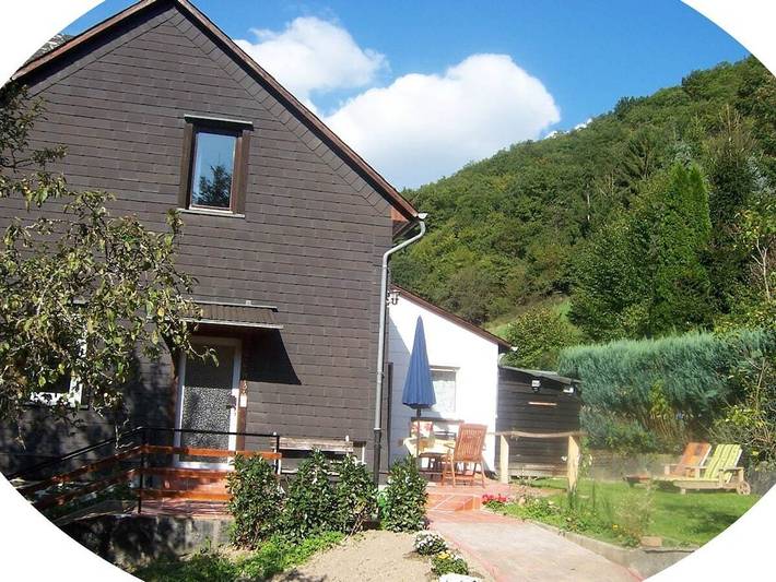 Ferienhaus für 4 Personen, mit Sauna und Terrasse sowie Pool am Taunus