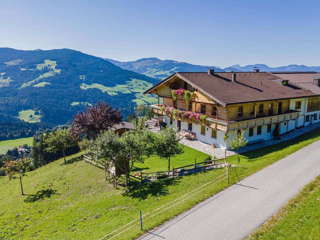 Geheel appartement, Ruim penthouse vlak bij de skilift in Westendorf, Brixental