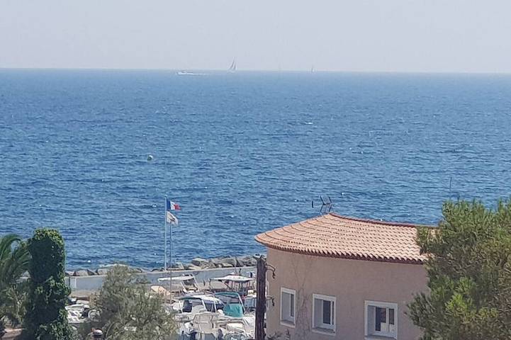 Location de vacances pour 6 personnes, avec balcon dans Boulouris