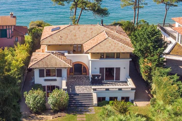 Location de vacances pour 14 personnes, avec balcon et jardin dans Plage Aintza Le Lac