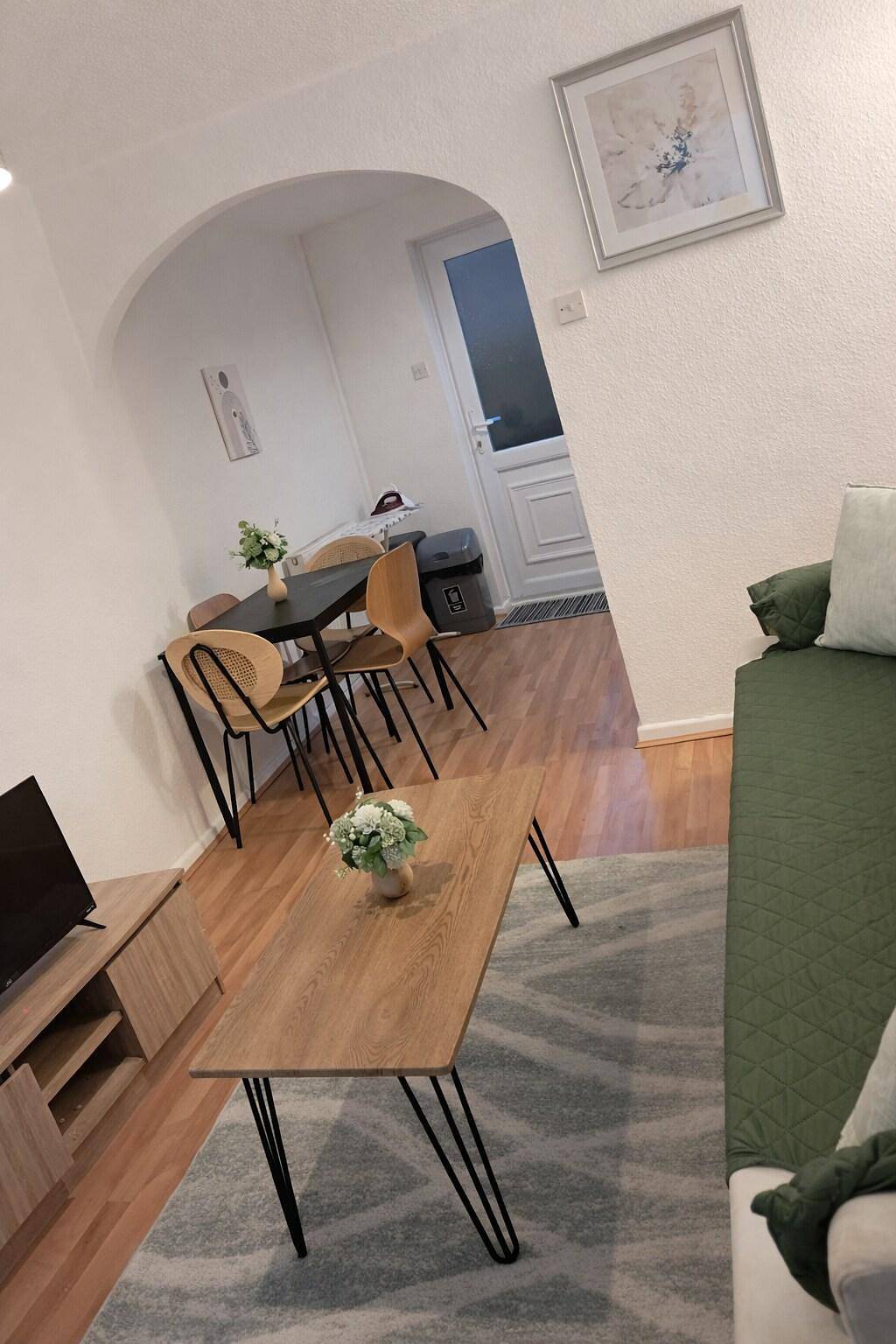 2 Bed Home - Parking for 2, Wifi & Garden in Nottingham, Midlands del Este