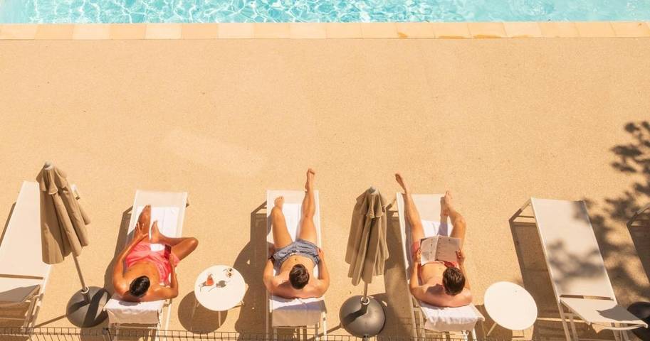 Hôtel pour 2 personnes, avec jardin et piscine, animaux acceptés à Ferney-Voltaire - 2