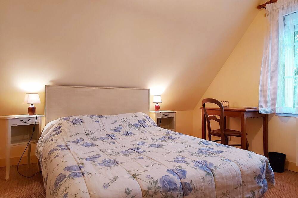 Maison Nature avec Salle de Jeux, Jardin Clos, et Wi-Fi à Dampierre-sous-Brou in Dampierre-sous-Brou, Région de Châteaudun