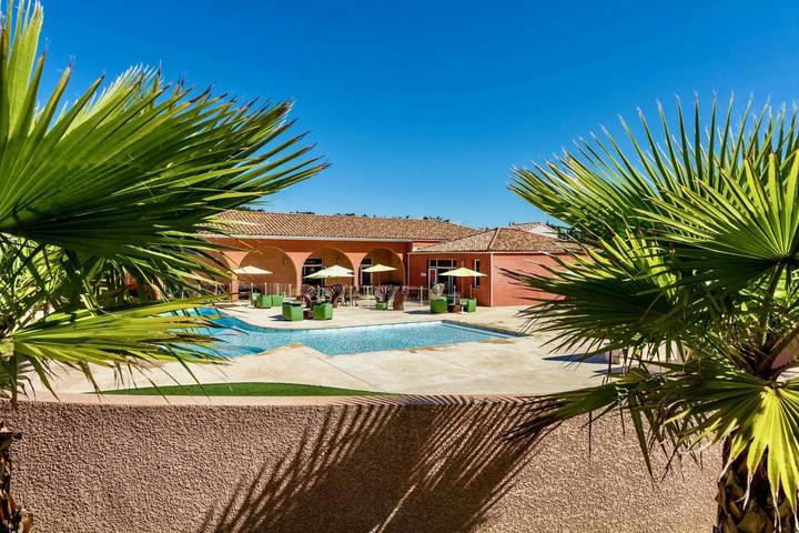 Apartamento de vacaciones para 4 personas, con piscina y sauna además de terraza y jardín - 1