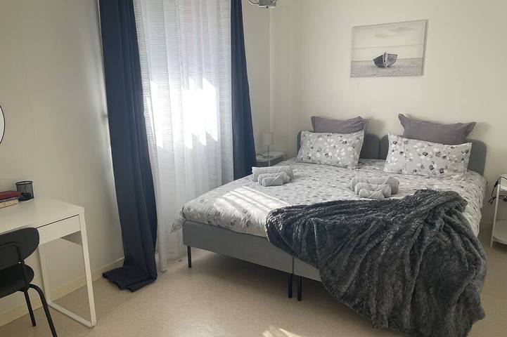 Location de vacances pour 10 personnes, avec terrasse ainsi que jardin et jacuzzi à Chenôve - 2