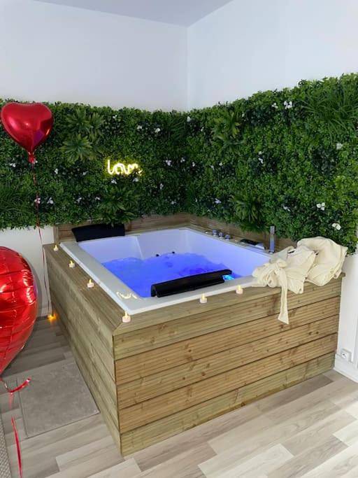 Appartement de vacances pour 4 personnes, avec sauna et jacuzzi ainsi que terrasse et piscine - 1