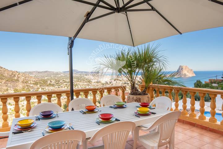 Ferienhaus für 12 Personen, mit Meerblick und Balkon sowie Terrasse und Garten in Maryvilla