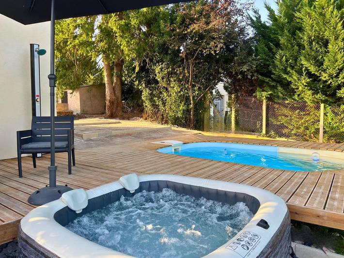 Gîte pour 2 personnes, avec terrasse ainsi que piscine et vue à Saint-Fargeau-Ponthierry - 4