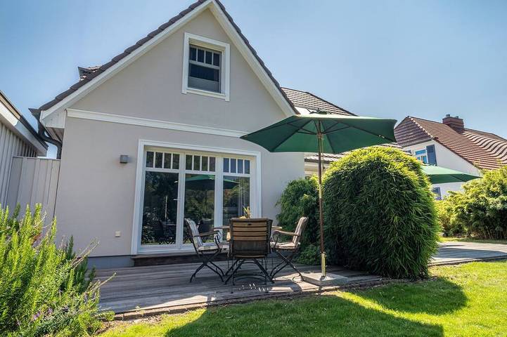 Ferienhaus für 4 Personen, mit Sauna und Garten sowie Terrasse in Wustrow