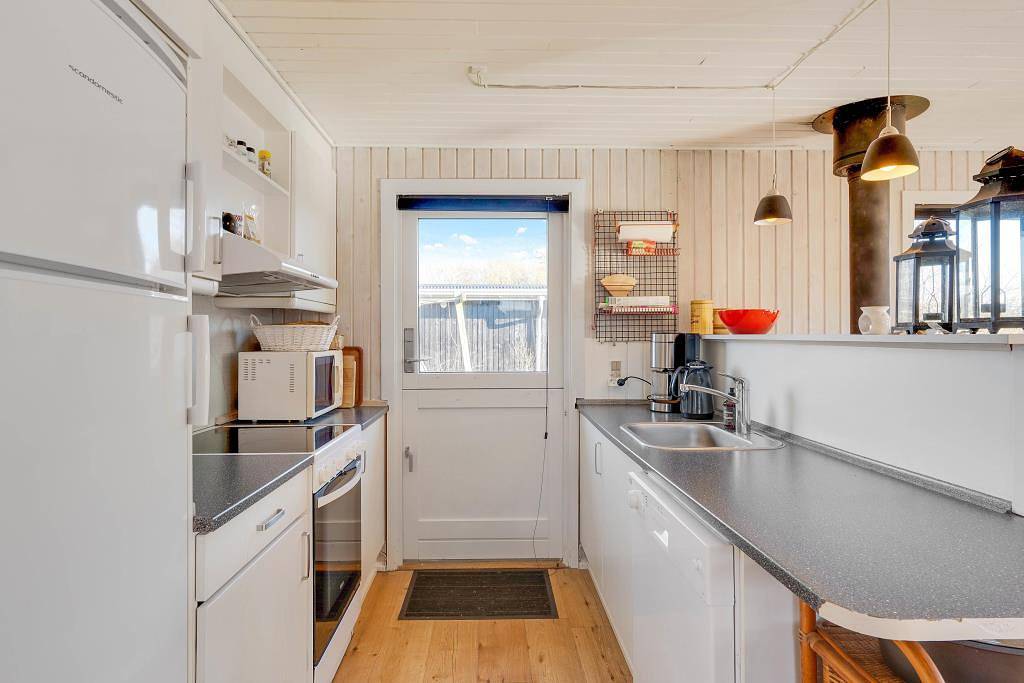 Beautiful holiday home with sauna and wood-burning stove in Bork Havn, Ringkøbing fjord