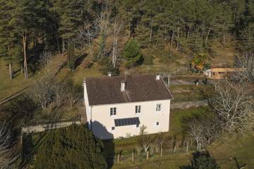 Gîte pour 6 personnes, avec jardin, animaux acceptés à Agonac