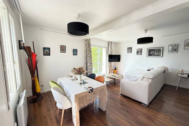 Gîte pour 5 personnes, avec terrasse à Pomponne