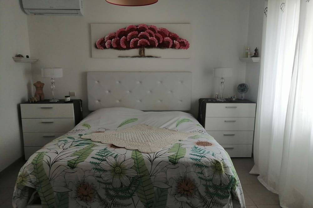 Fully air-conditioned Provencal house for family vacations! in Sérignan-du-Comtat, Vaucluse