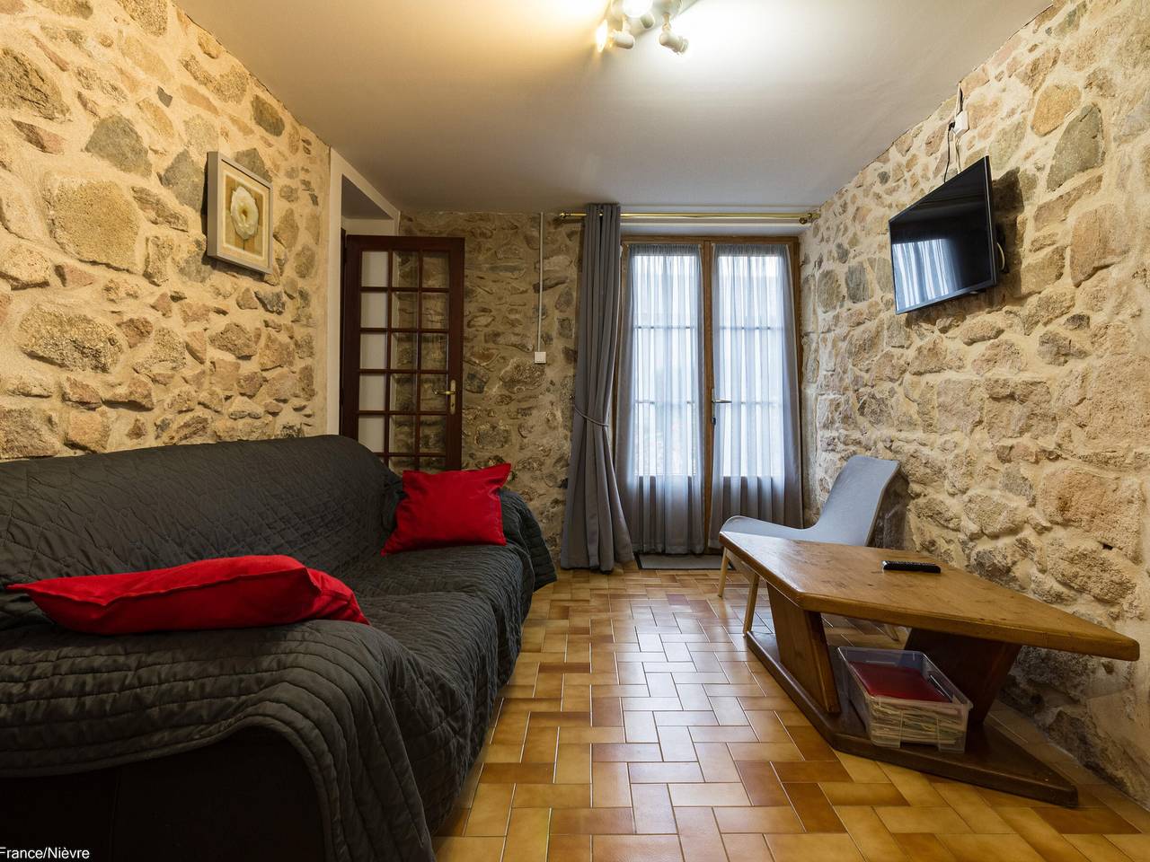 Encantador gîte en Morvan con terraza, admite mascotas, cerca del lago y actividades in Planchez, Lago de Settons