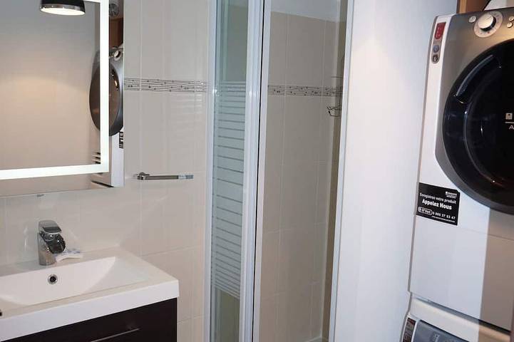 Gîte pour 4 personnes, avec terrasse et piscine à La Roquette-sur-Siagne - 3