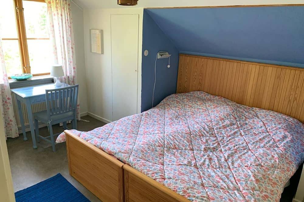 Historic Farmstead with beautiful views out to Swedish countryside in Ödeshög, Vättern