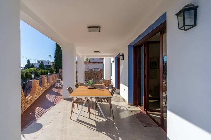 Villa “Paraíso” com vista mar, Wi-Fi e ar condicionado in Les Bassetes, Calpe