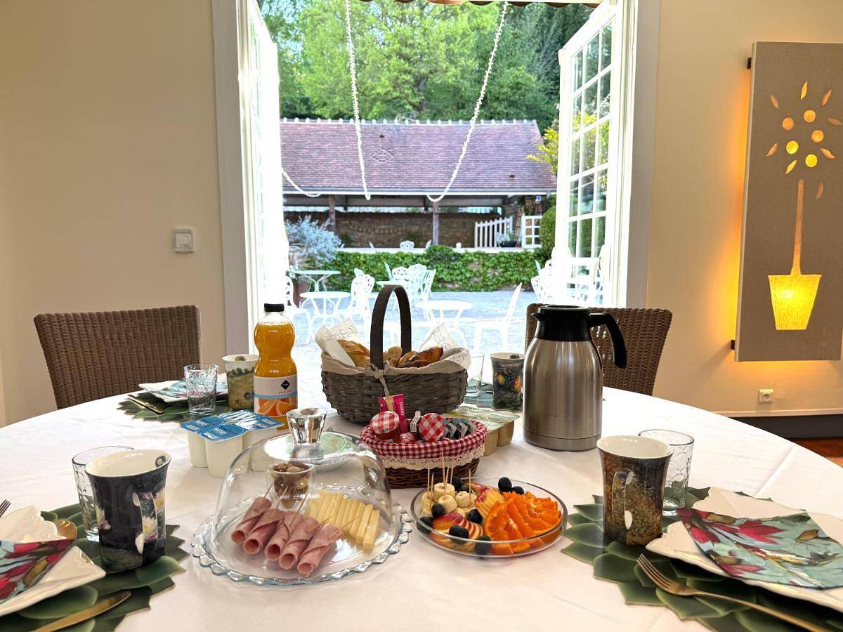 Deluxe Double or Twin Room with River View in Boissise-la-Bertrand, Seine-et-Marne