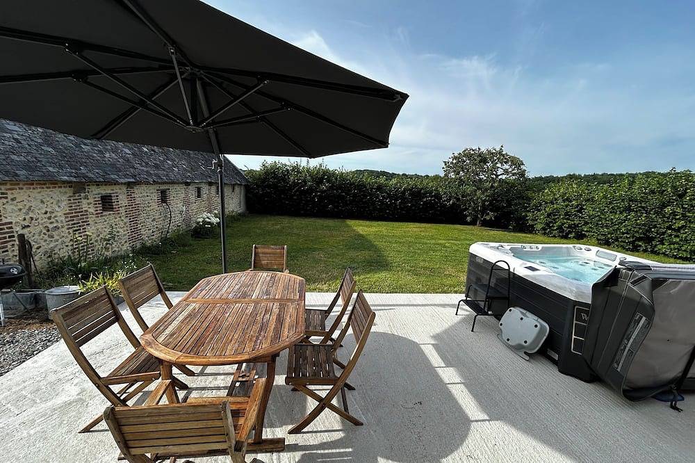 L'Etape Normande ~ country house with Jacuzzi in Sainte-Marguerite-des-Loges, Livarot-Pays-d'Auge