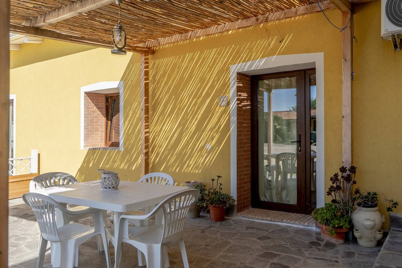 Ferienhaus S'Apposentu mit Terrassen, Klimaanlage und Wlan in Is Potettus, Sant'Anna Arresi