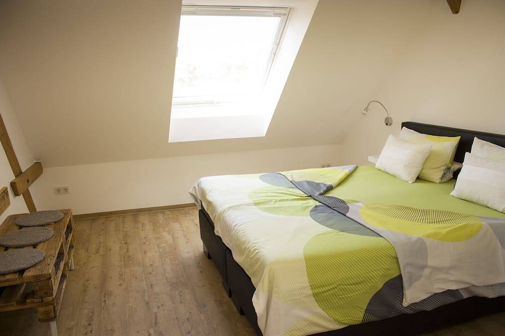 Ganze Wohnung, Moderne Ferienwohnung mit Blick auf Pferdeweiden und Innenhof in Geldern, Niederrhein