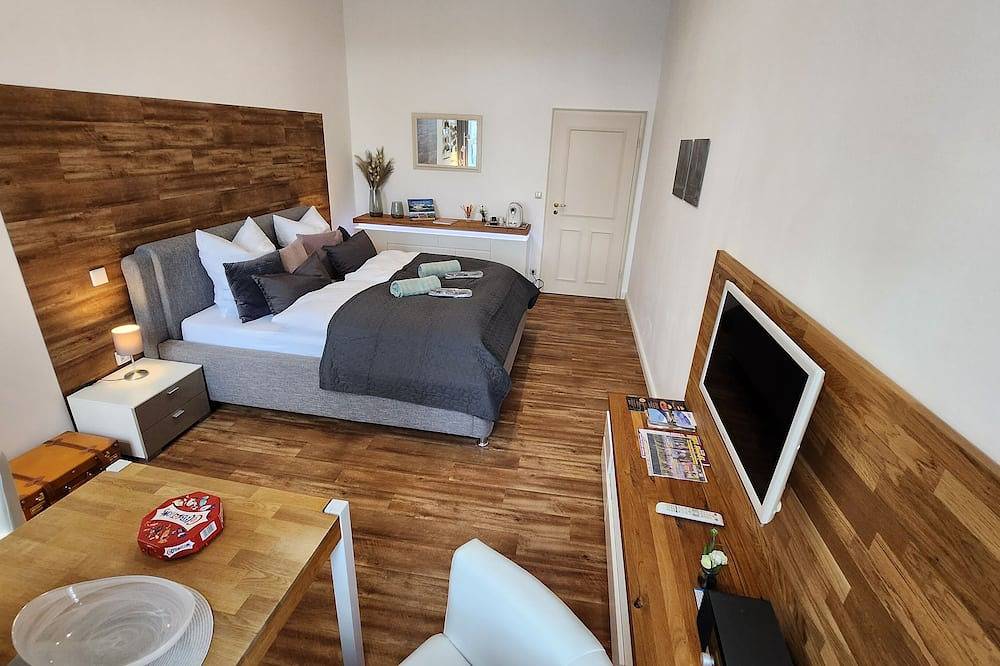 Ganze Wohnung, Das Apartment \"Alexandrine\" am Pfaffenteich, mitten im Herzen Schwerin in Schwerin, Schweriner See