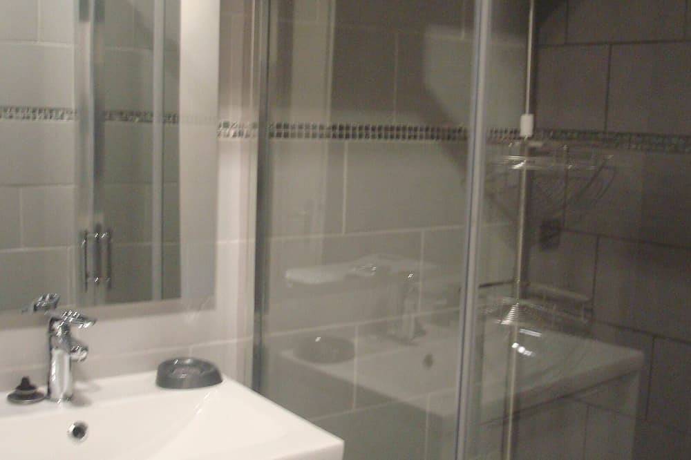Appartement entier, Studio Au Coeur Du Pays Vert in Vic-sur-Cère, Région d'Aurillac