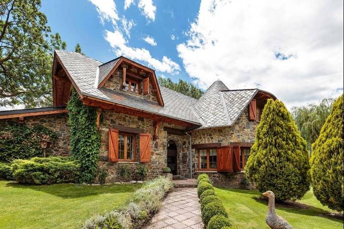 Chalet 5 hab. 11 Pax, Jardín, Barbacoa, Vistas Cadí y 4 Baños in Llivia, Parque Natural Regional de los Pirineos Catalanes
