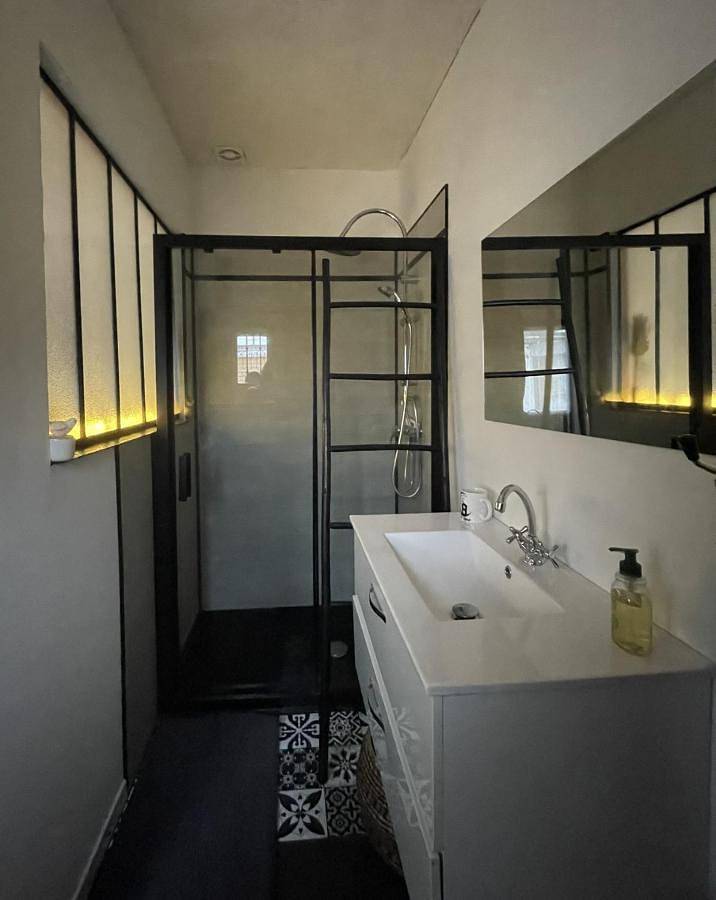 Double Room with Private Bathroom in Sandillon, Sologne