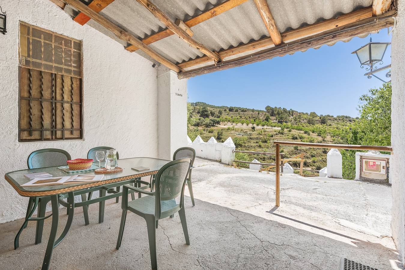 Ganze Wohnung, Apartment 'El Cobertizo' mit Bergblick, Gemeinschaftspool und Wlan in Cumbres Verdes, La Zubia