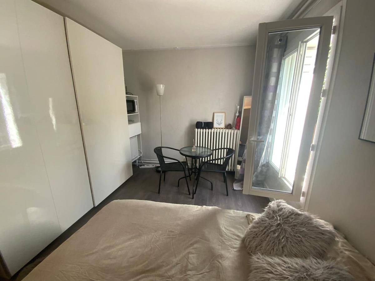 Double Room with Private Bathroom in Croix d'Argent, Montpellier