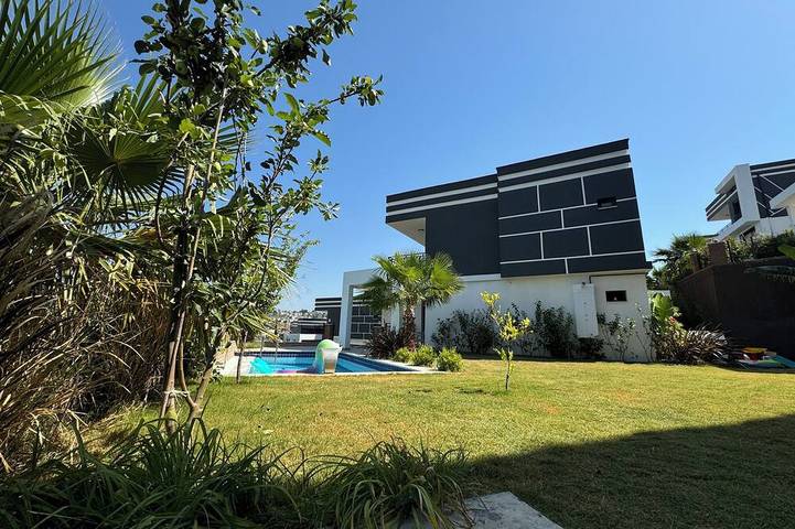 Villa für 6 Personen, mit Garten und Balkon - 1
