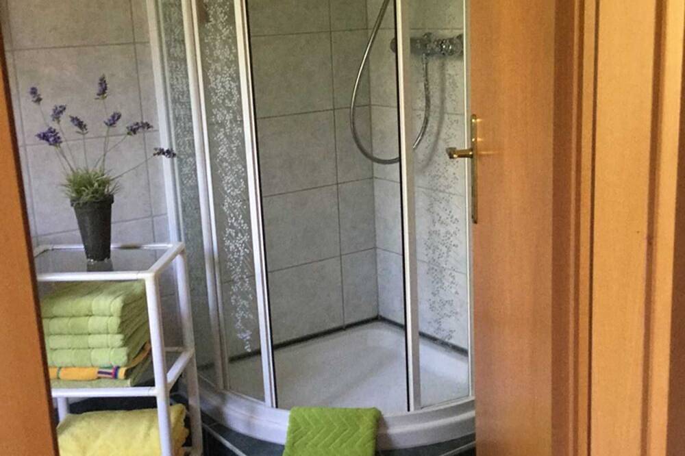 Ganze Wohnung, Ferienwohnung mit Angelboot in Herzwolde - Ferienwohnung in Herzwolde in Wokuhl-Dabelow, Mecklenburg-Strelitz