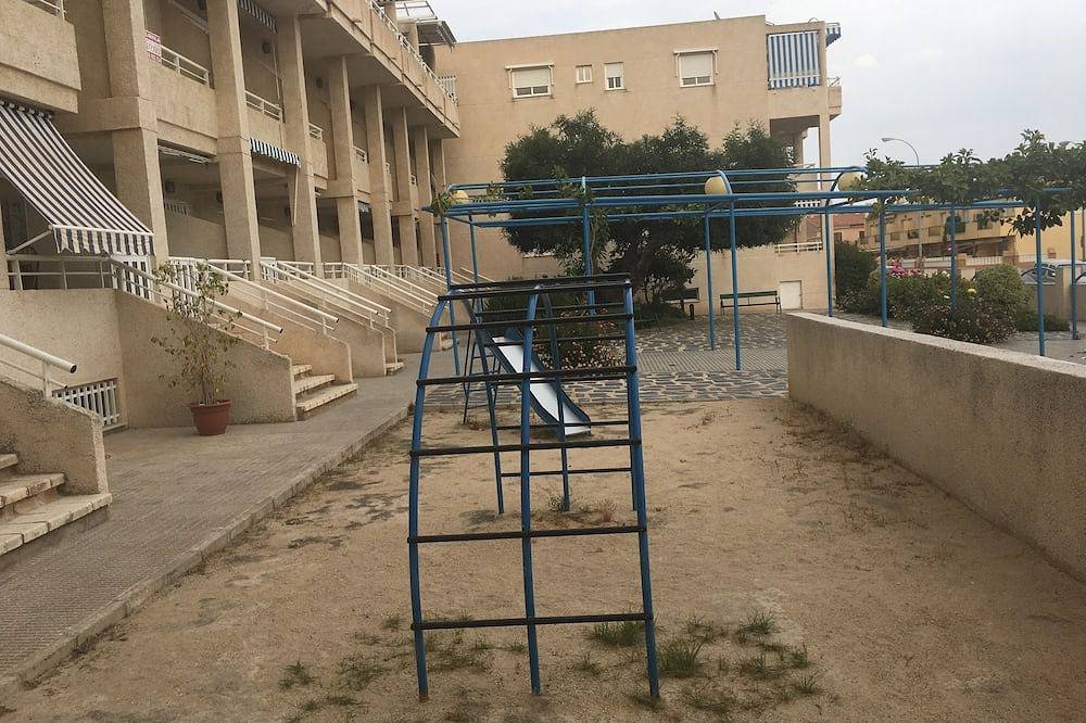 Entire apartment, 1 bedroom apartment Sea views.  Aire Acond terrace, Wifi, flat Tv, renovated in Santiago Bernabeu, Santa Pola