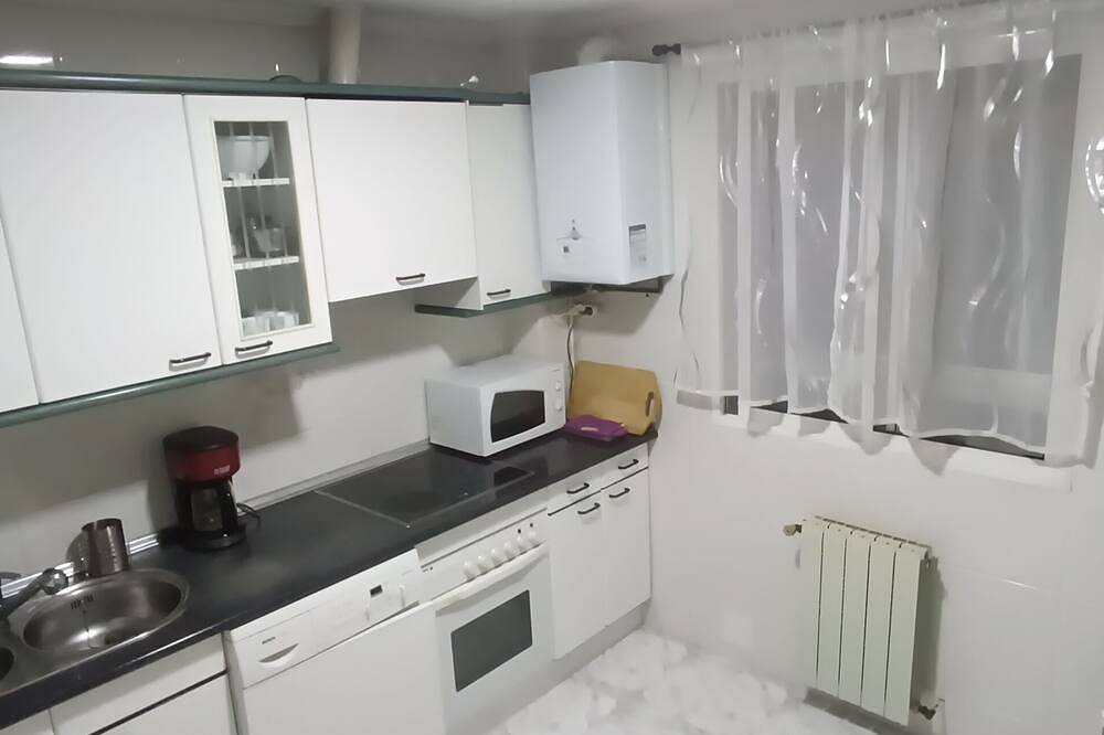 Entire apartment, Dreams Work - Your shelter in Burgos in Burgos, Burgos Province