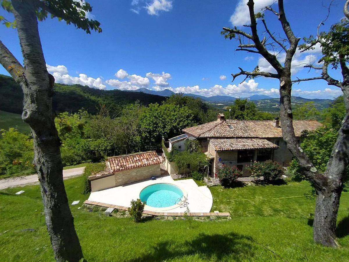Double Room with Shared Bathroom in Pergola, Valle del Metauro