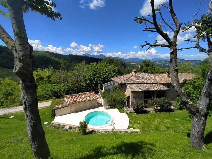 Ferienwohnung für 2 Personen, mit Terrasse und Garten sowie Pool und Ausblick