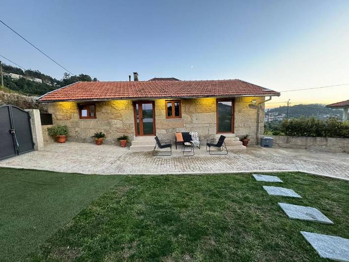 Location de vacances pour 6 personnes, avec jardin ainsi que vue et piscine dans Alpendurada - 3