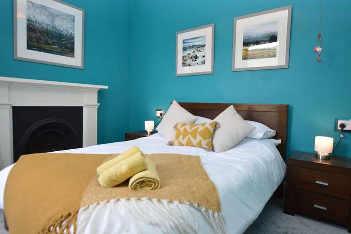 Crossaig Farm House - sleeps 10 guests  in 5 bedrooms in Argyll & Bute