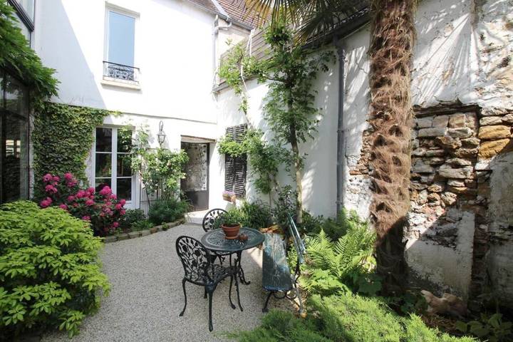 Chambre d’hôte pour 3 personnes, avec Terrasse ainsi que Jardin et Vue