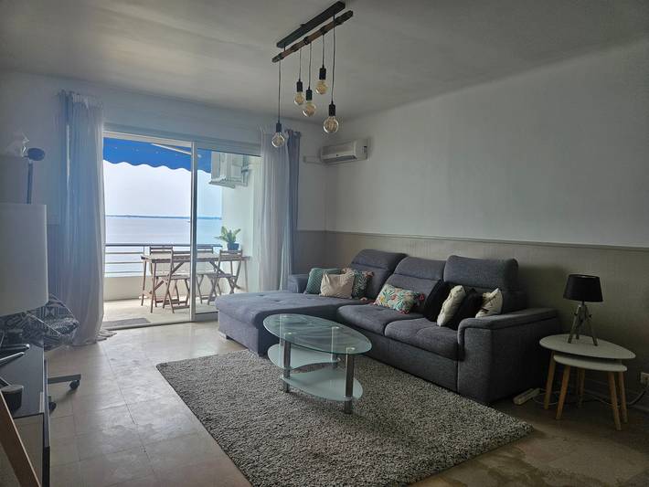 Ganze Wohnung, Zentrales Juan-les-Pins Colombier: 1-Zimmer mit Meerblick & Parkplatz in Juan-les-Pins, Antibes