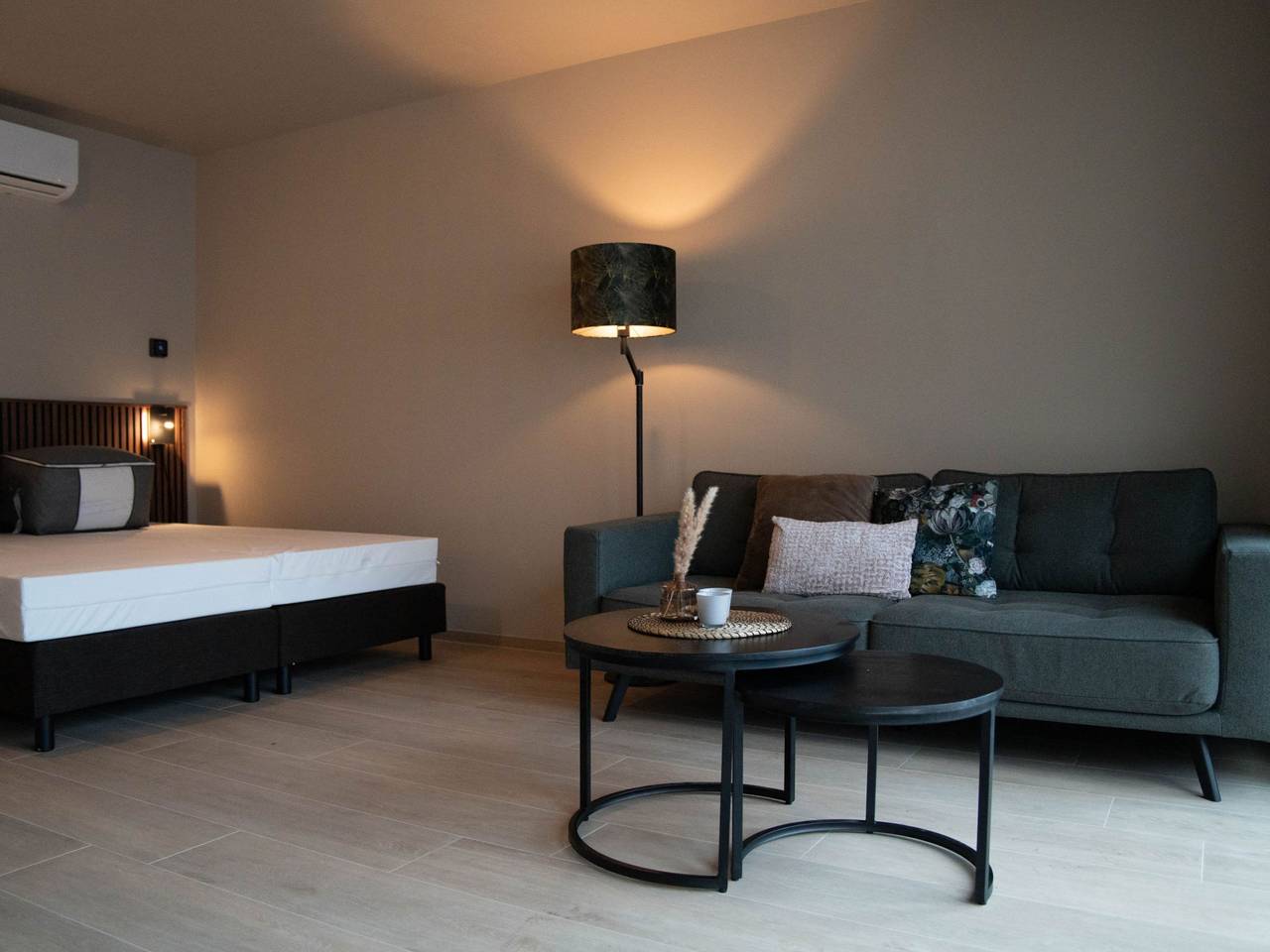 Geheel appartement, Camping Natuurlijk Limburg - Studio in Remersdaal, Voeren