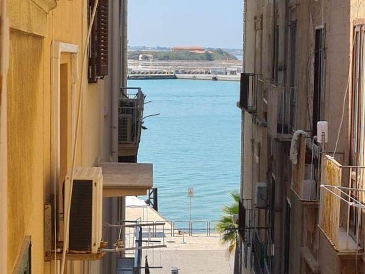 Two-Bedroom House in Trapani, Trapani Provinz