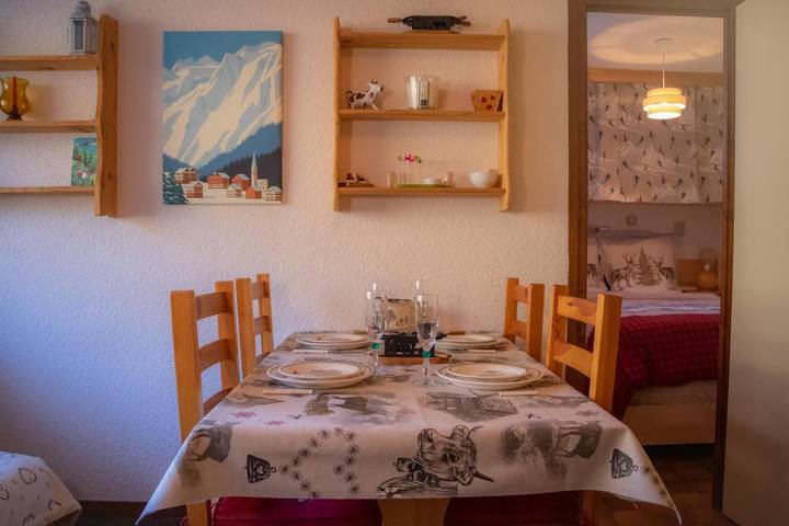 Gîte pour 3 personnes, avec vue et terrasse à Aillon-le-Jeune - 2